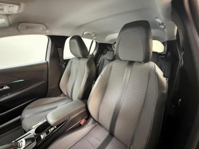Peugeot 208 image 1