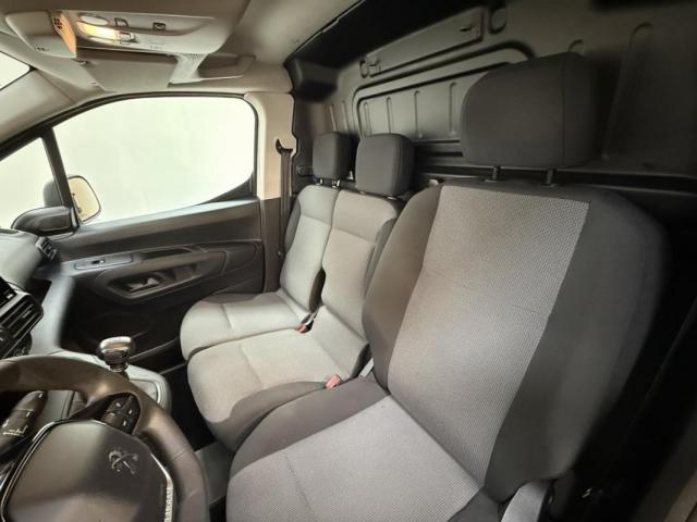 Peugeot Partner image 2