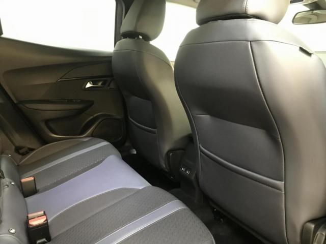 Peugeot 2008 image 3