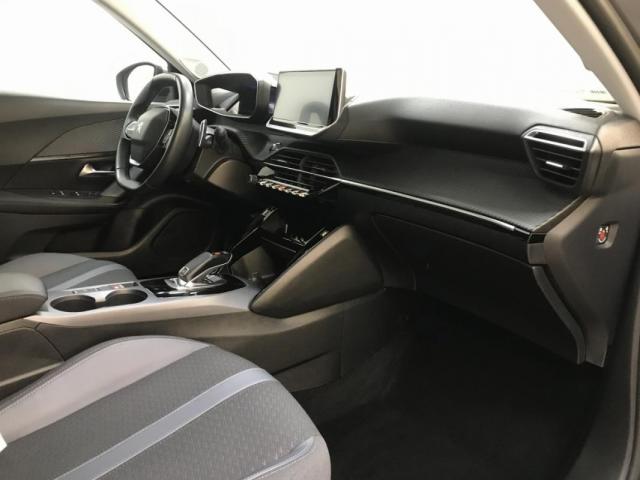 Peugeot 2008 image 9