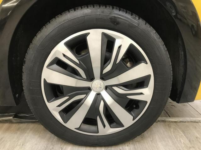 Peugeot E-208 image 1