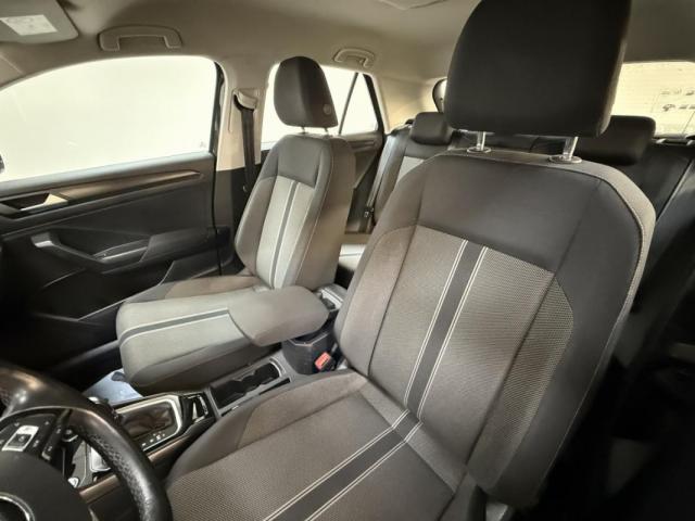 Volkswagen T-Roc image 2