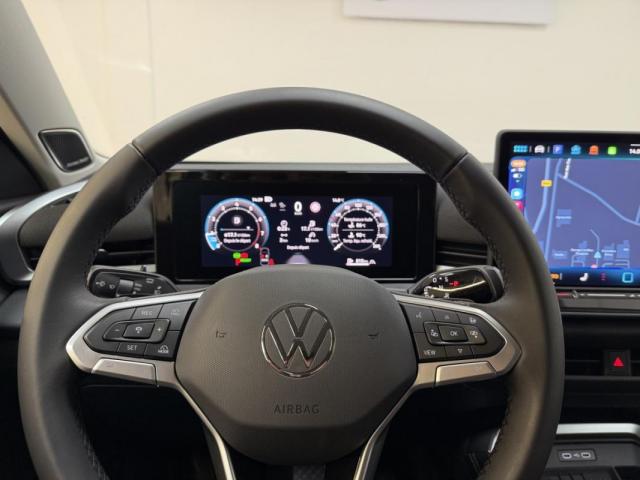 Volkswagen T-Roc image 6