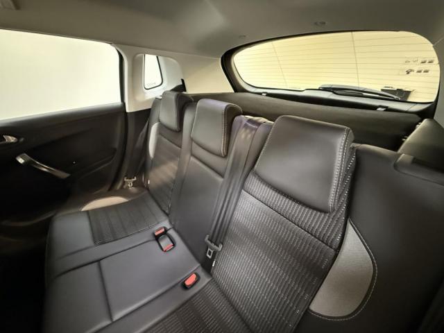 Peugeot 2008 image 7