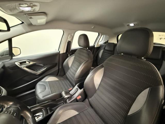 Peugeot 2008 image 3