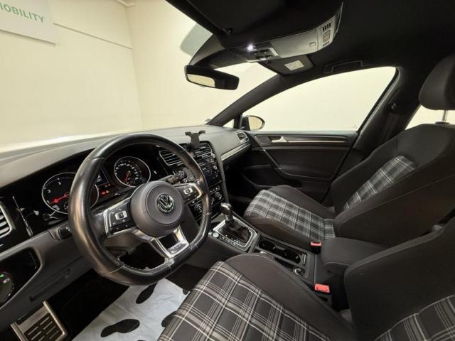 Volkswagen Golf image 4