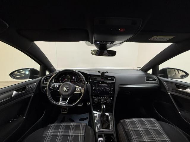 Volkswagen Golf image 1