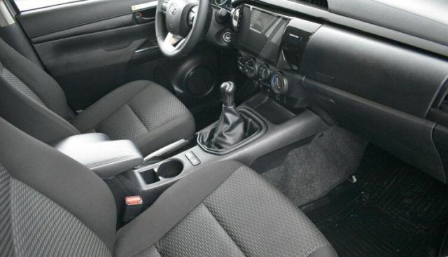 Toyota Toyota Hilux 2.4 D 150 Ch Double Cab 4x4 image 8