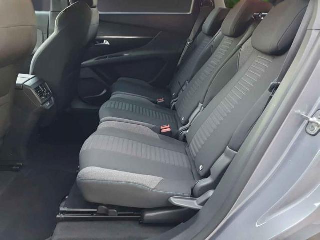 Peugeot 5008 image 1