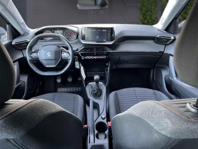 Peugeot 2008 image 8