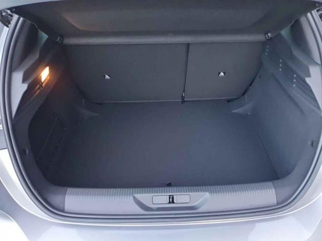 Peugeot 308 image 2