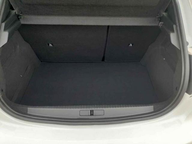 Peugeot 208 image 1