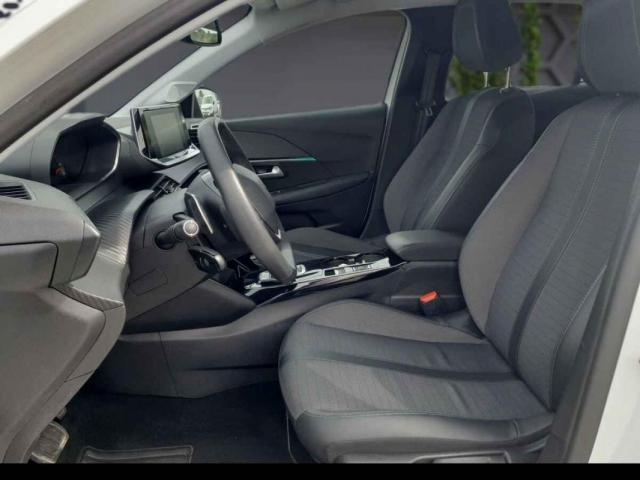 Peugeot 208 image 4