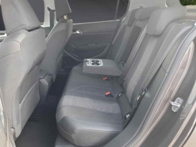 Peugeot 308 image 2