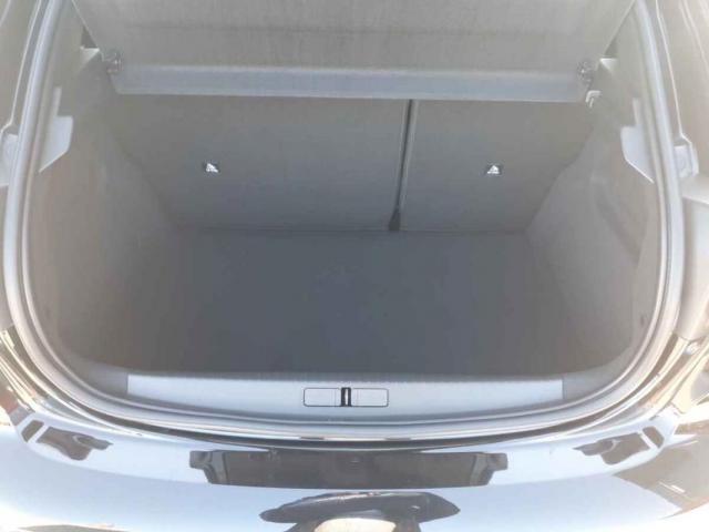 Peugeot 208 image 9