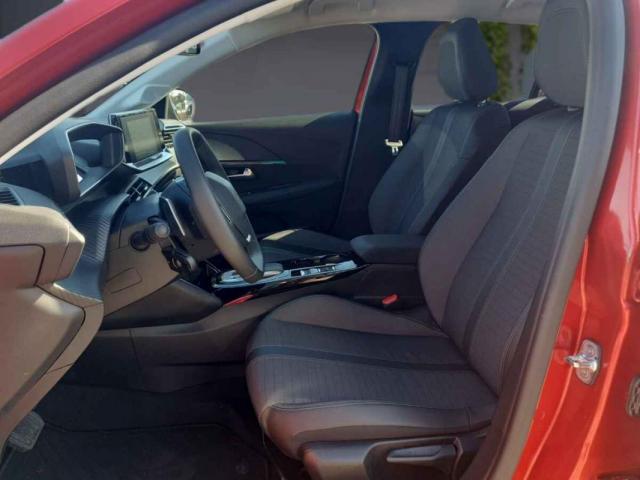 Peugeot 208 image 9