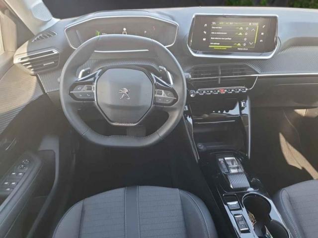 Peugeot 208 image 8