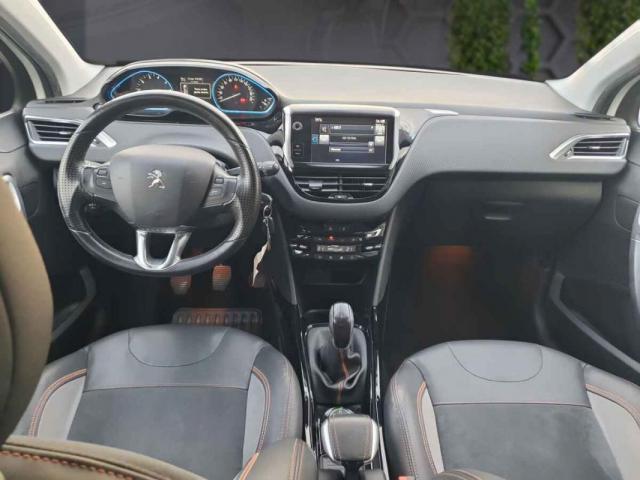 Peugeot 2008 image 8