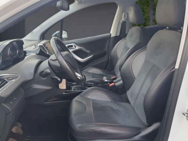 Peugeot 2008 image 3