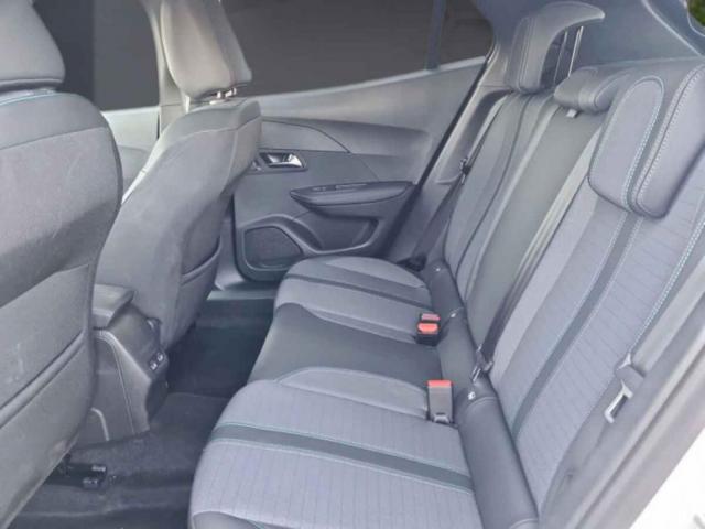 Peugeot 2008 image 2