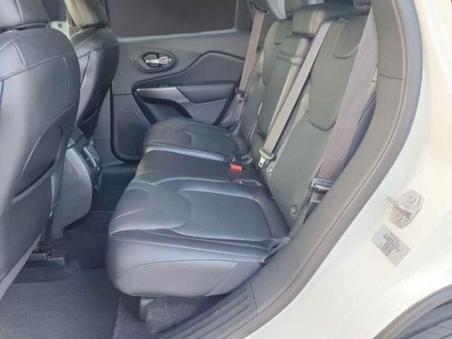 Jeep Cherokee image 3