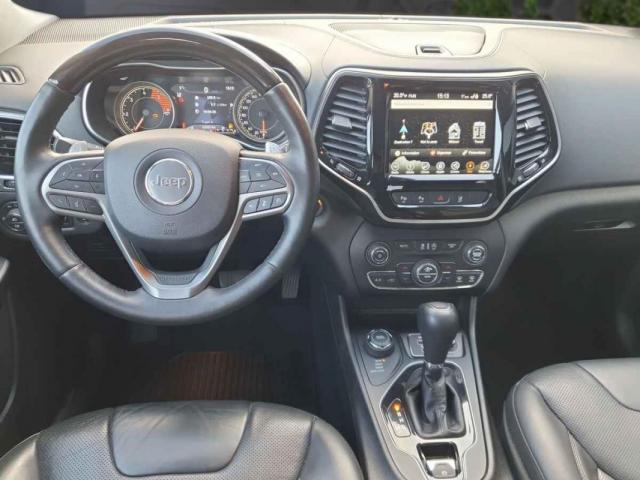 Jeep Cherokee image 8