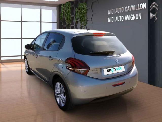 Peugeot 208 image 1