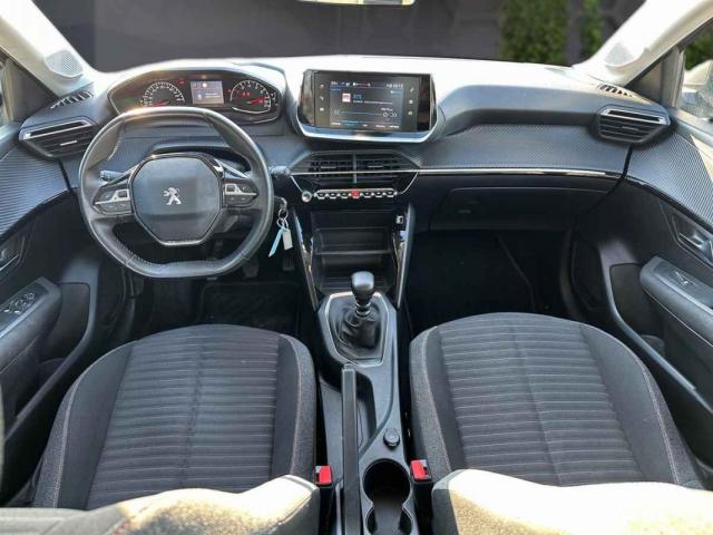 Peugeot 208 image 2