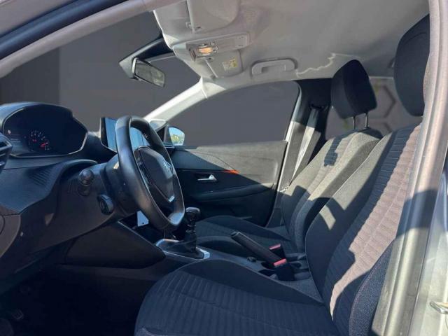 Peugeot 208 image 1