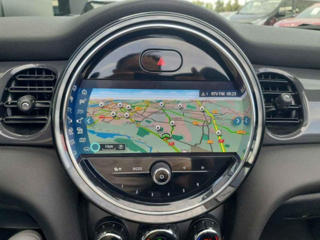 Mini Cabrio image 9