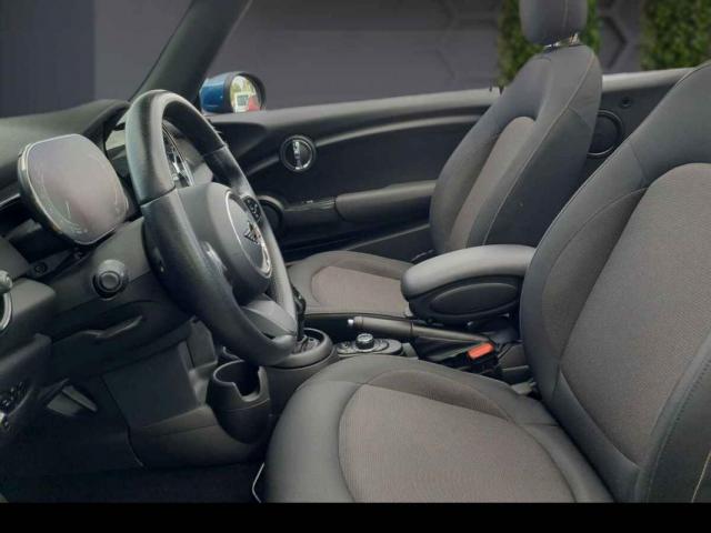 Mini Cabrio image 5