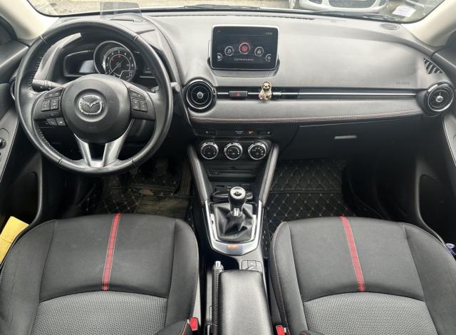 Mazda 2 image 9
