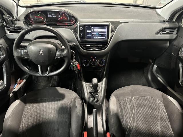 Peugeot 208 image 6