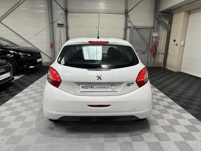 Peugeot 208 image 3