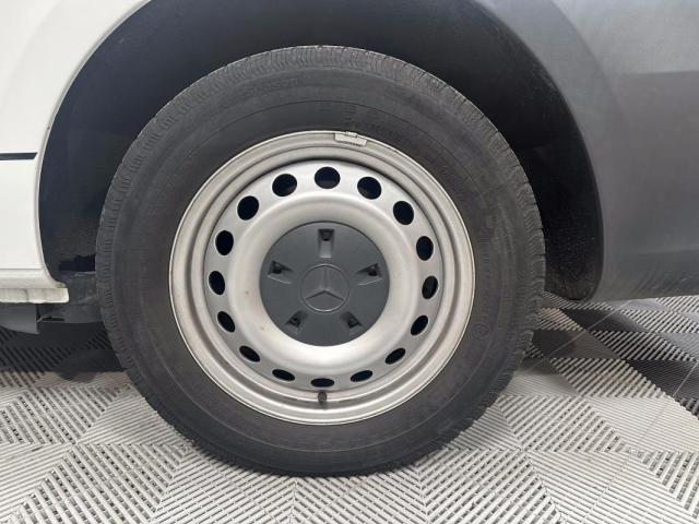 Mercedes Benz Vito image 4