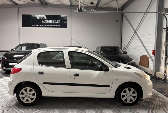 Peugeot 206+ image 5