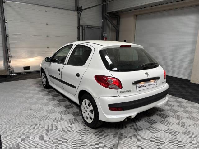 Peugeot 206+ image 6