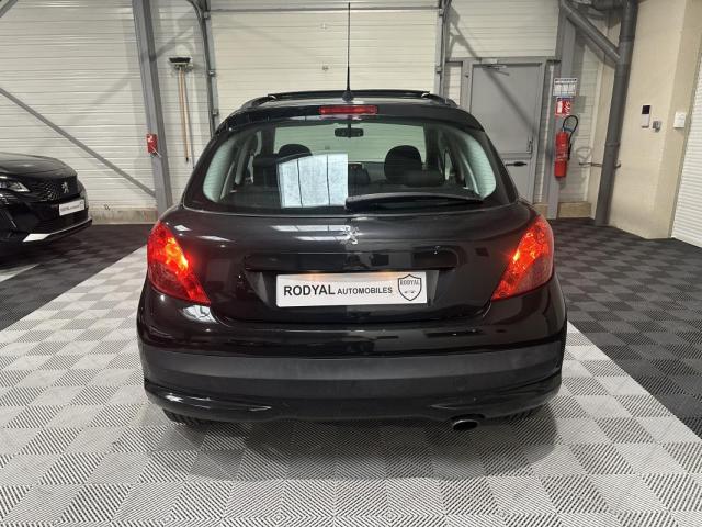 Peugeot 207 image 8