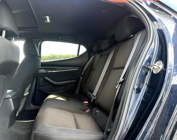 Mazda 3 image 1