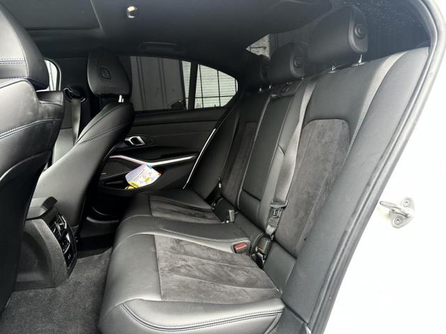 Bmw 330e image 1