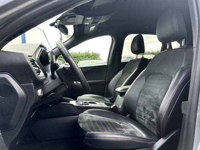 Ford Kuga image 9
