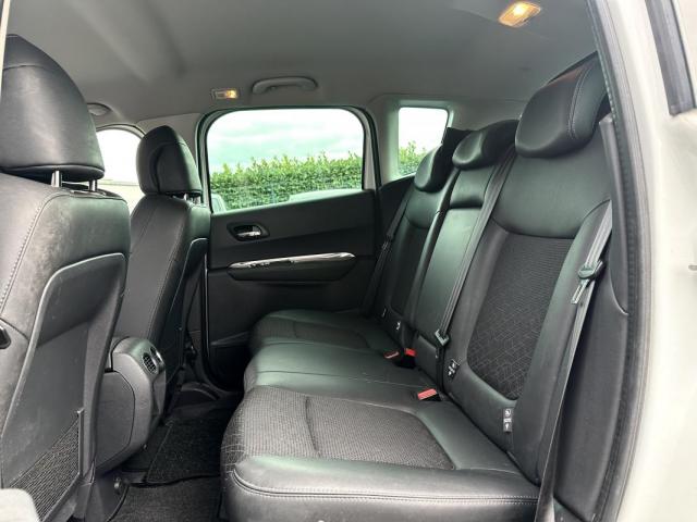 Peugeot 3008 Hybrid4 image 9