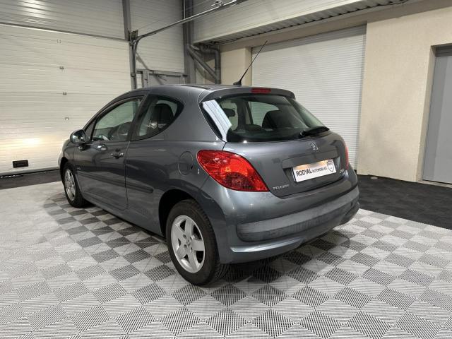 Peugeot 207 image 8