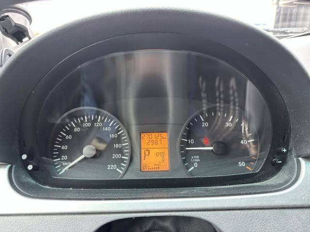 Mercedes Benz Vito image 3