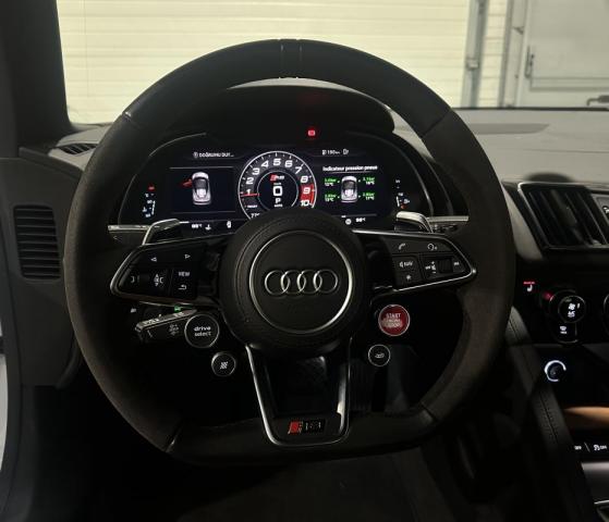 Audi R8 Spyder image 9