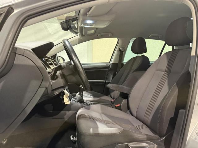 Volkswagen Golf image 9