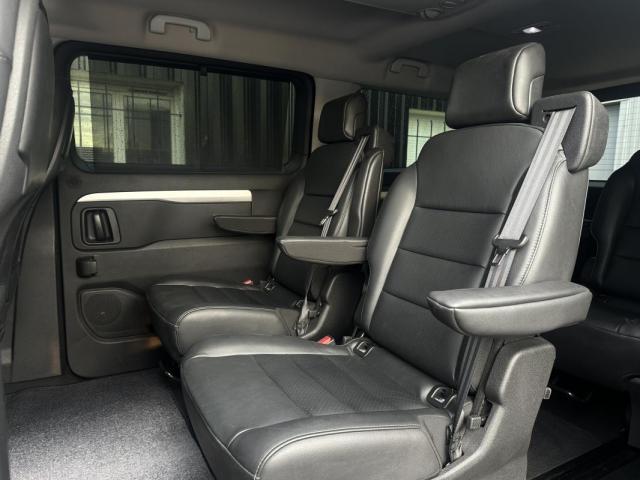 Peugeot Traveller image 1