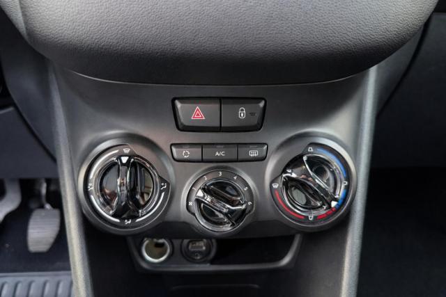 Peugeot 208 image 6