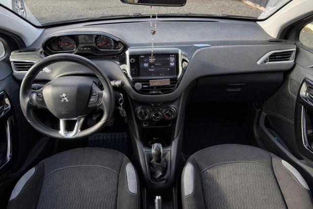Peugeot 208 image 7