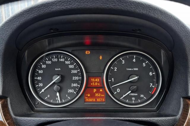 Bmw 330 image 7